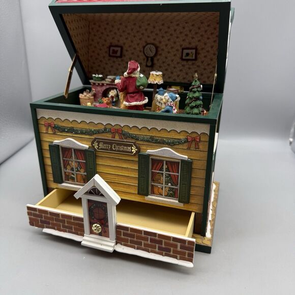 Christmas Traditions Animated Musical House Santa Clause Coming To Town - Picture 2 of 8